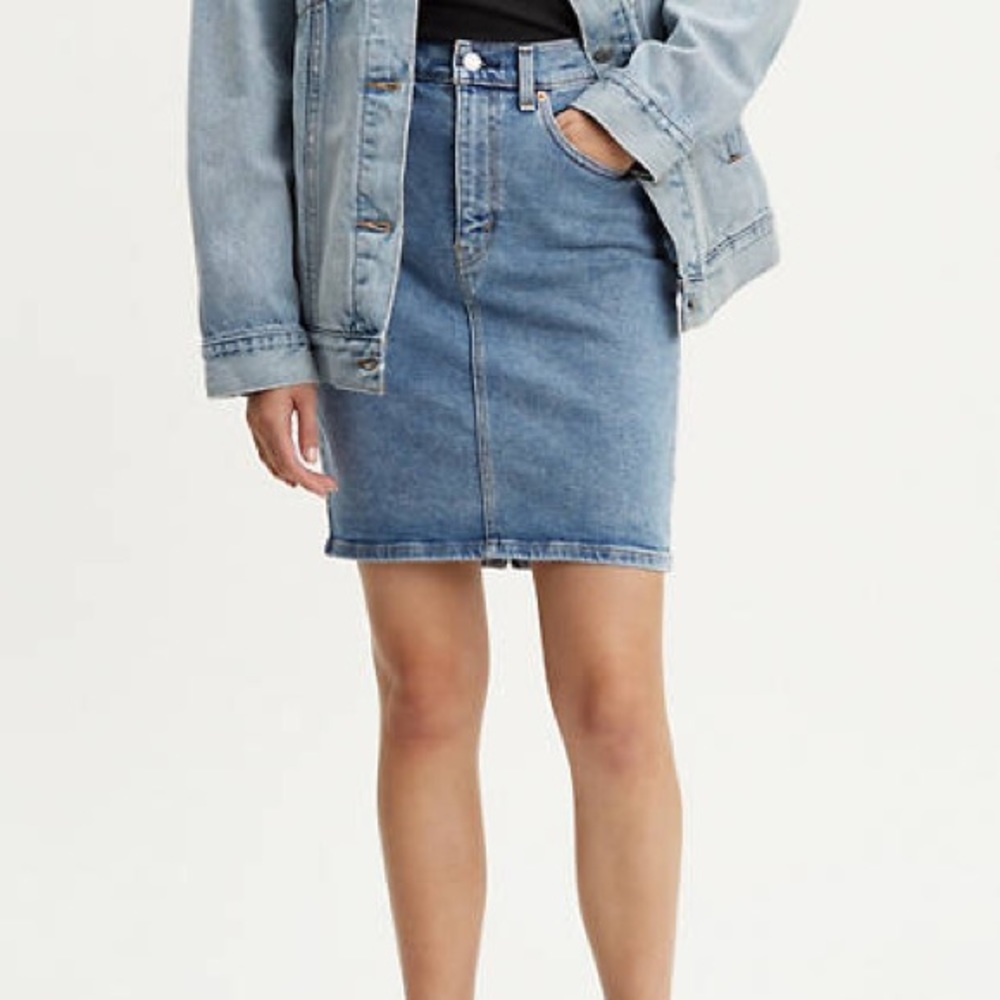LEVI’S • Denim Jeans Mini Mid Length Skirt Sz 12